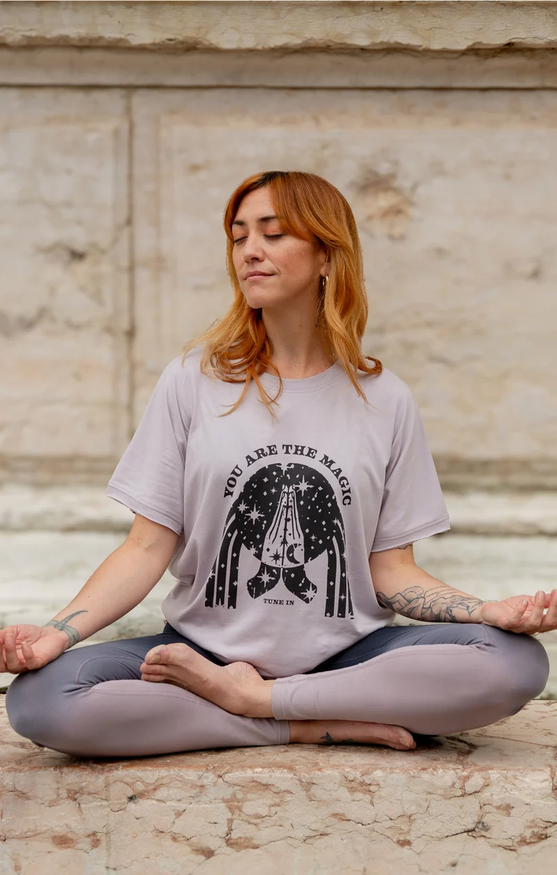 Yoga Boxy T-Shirt You Are The Magic by Nuri Rodríguez Bio Baumwolle Tencel™ Sora - lila