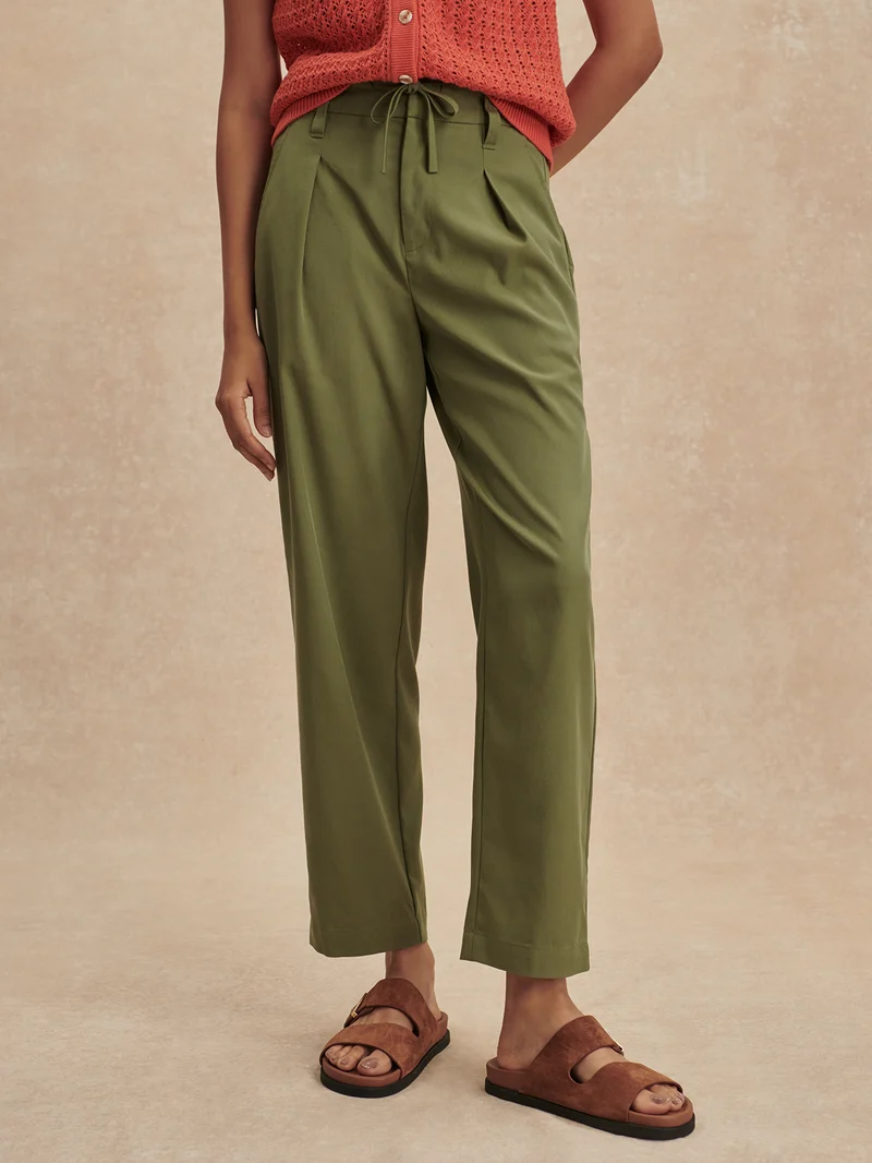 Soft Stretch Tapered Pleat Trouser Regular