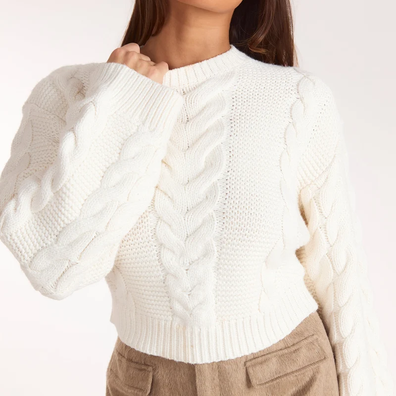 Kurzer Zopfstrickpullover - Crèmefarbe