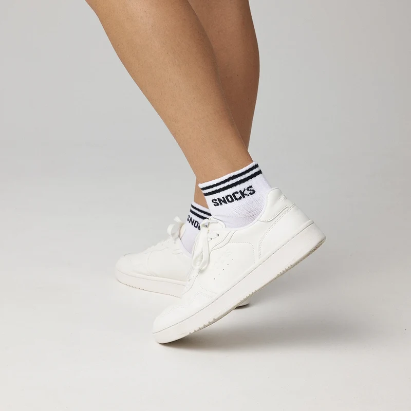 Retro Sneaker Socken | Schwarz-Weiß (Streifen)