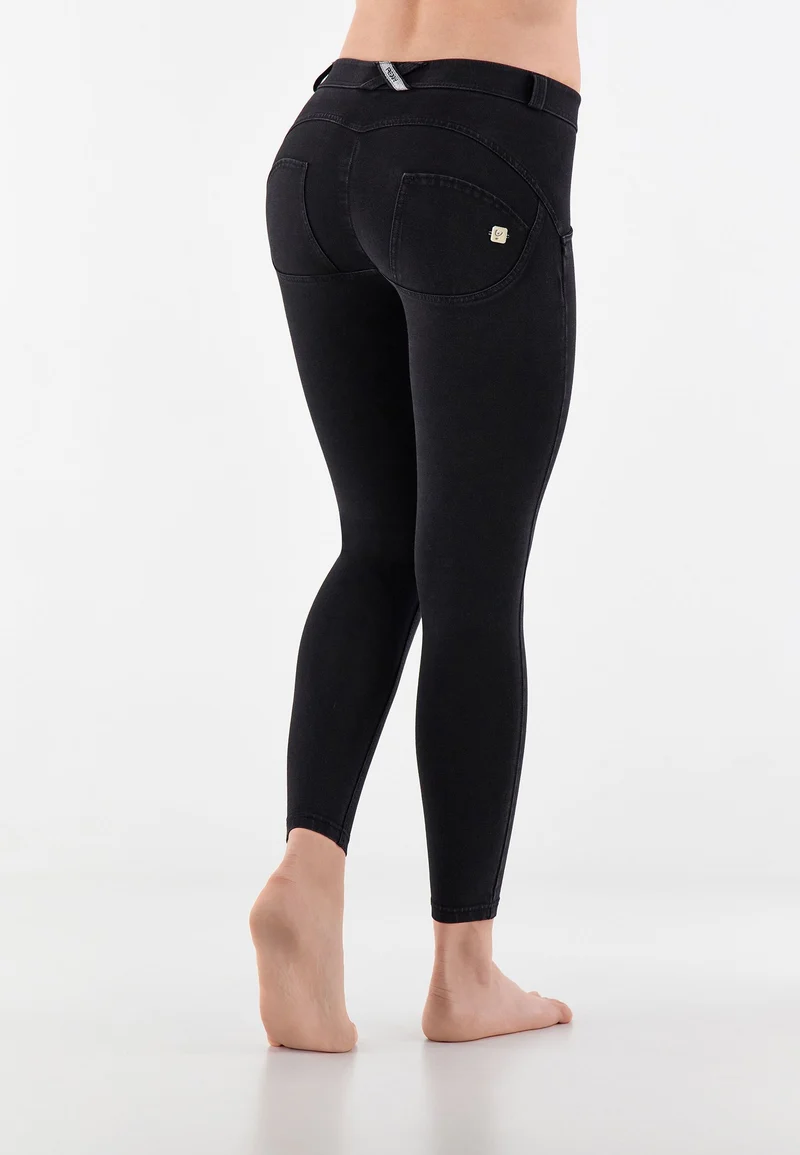 WR.UP Push-Up Regular Waist Skinny 7/8 Denim Jeans - Denim Black - Black Seam