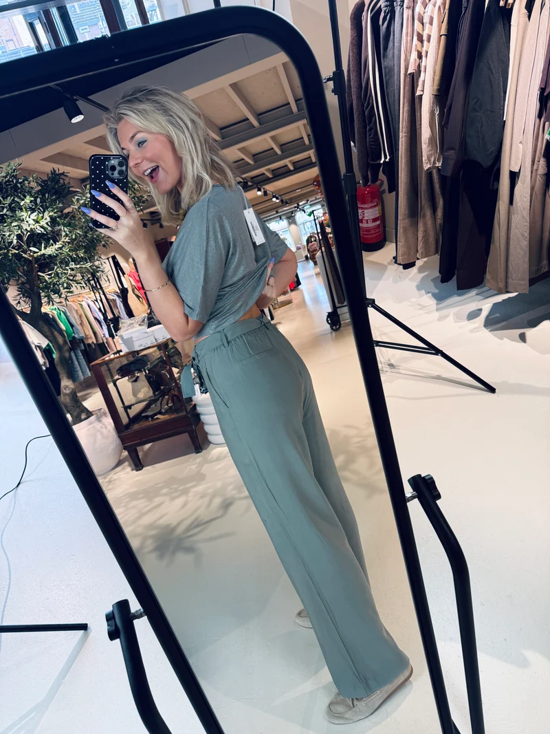65.696 Trousers
