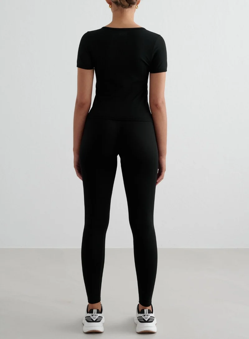 Black Shape Seamless Short Sleeve