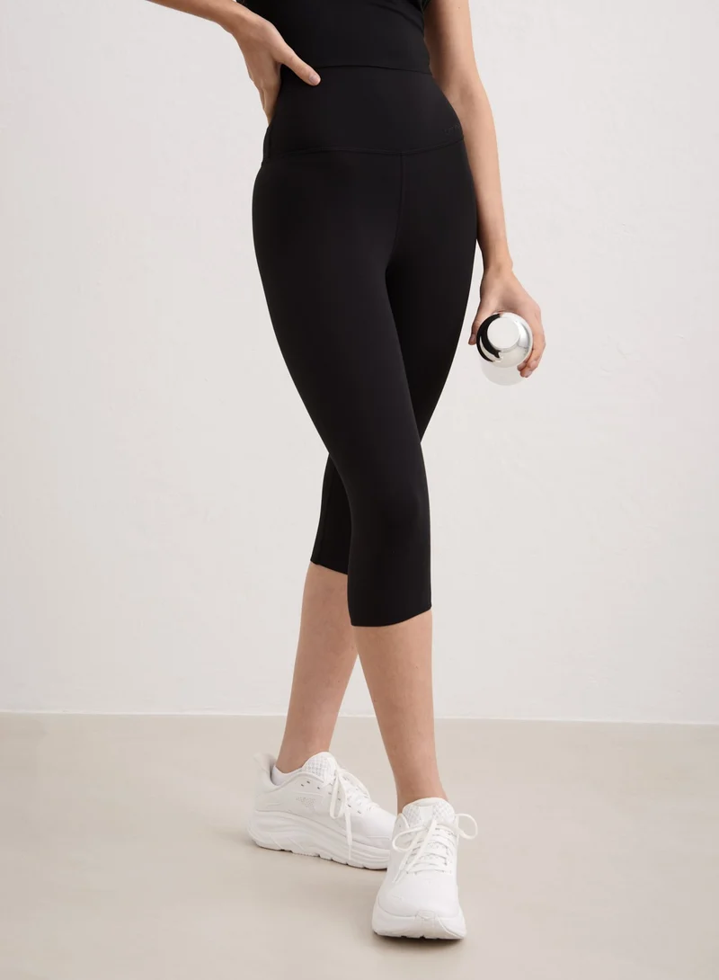 Black Sense Capri Tights