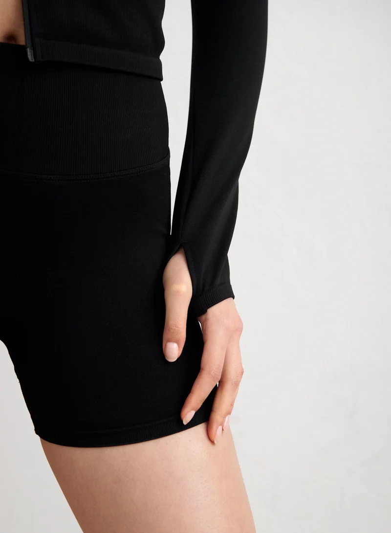 Black Shape Seamless Zip Jacket