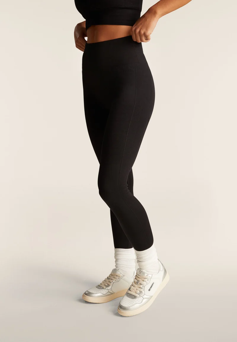 Seamless Push-Up Super High Waist Skinny 7/8 Leggings - Black