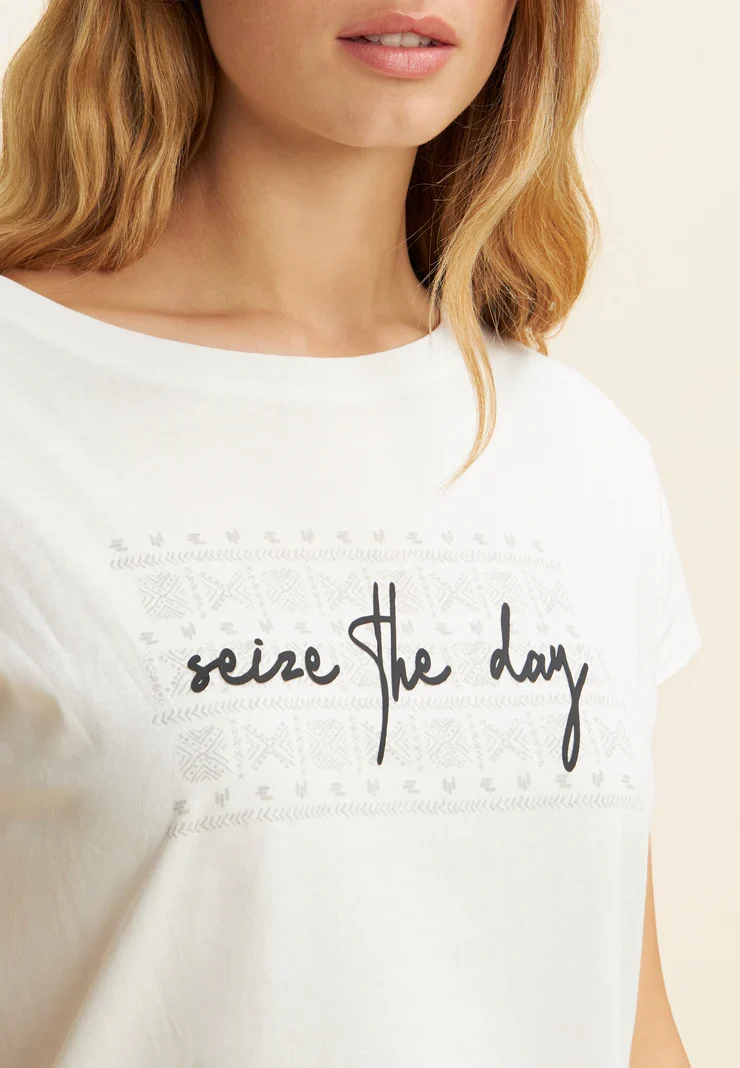 Comfort fit t-shirt with “Seize The Day” slogan