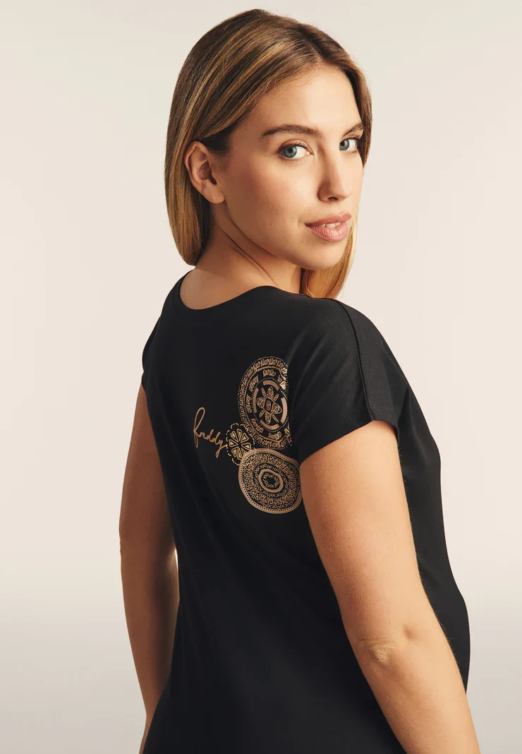 Comfort fit t-shirt in supima cotton with mandala