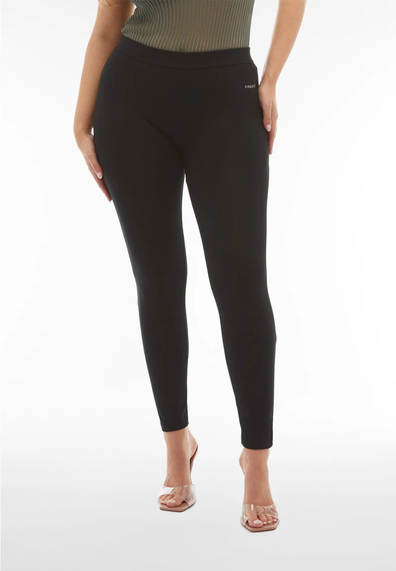 WR.UP Core Push-Up Regular Waist Skinny 7/8 Pants - Black