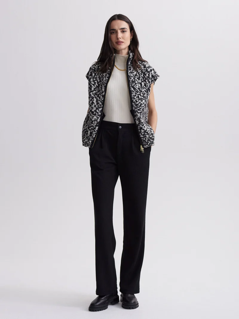 Sandy Zip Through Knit Gilet
