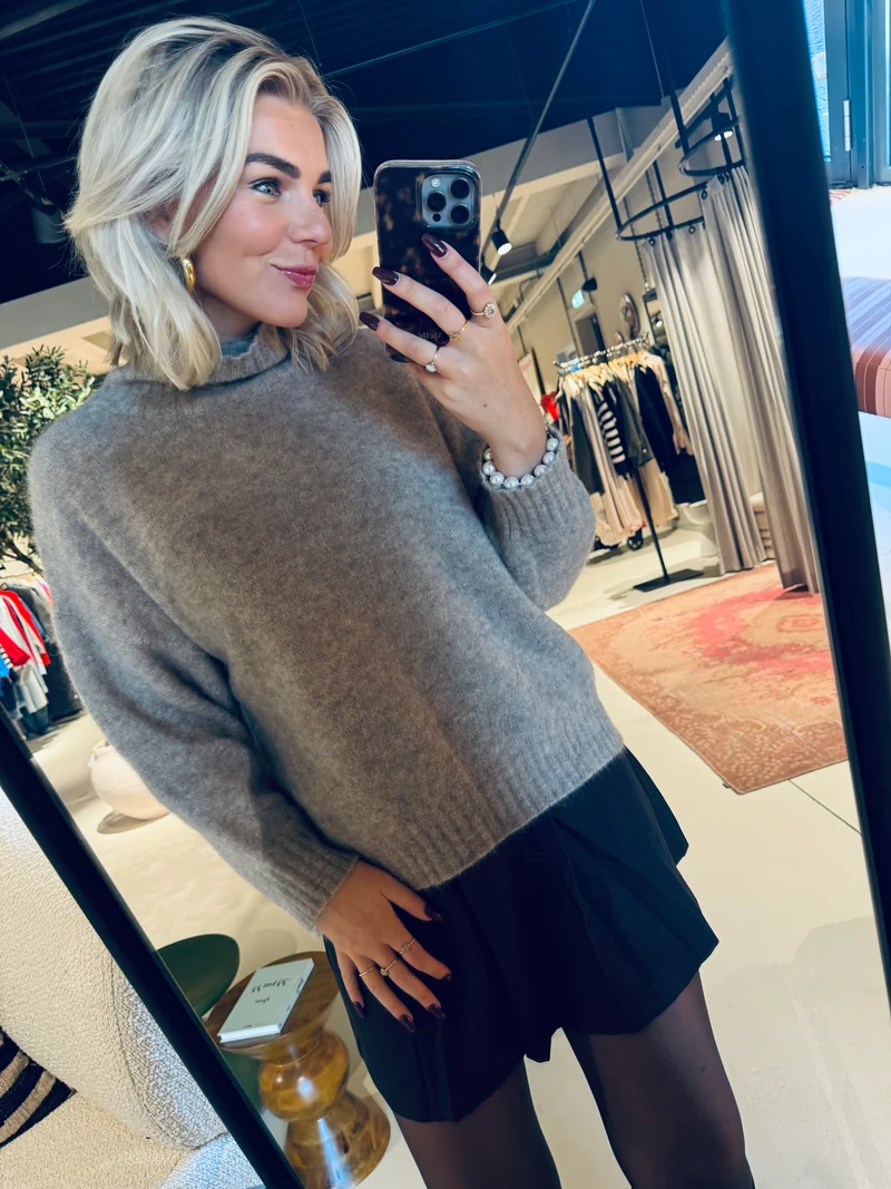 64.176 Sweater