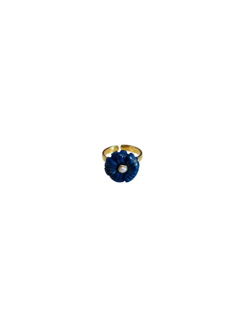 Gouden ring met bloem