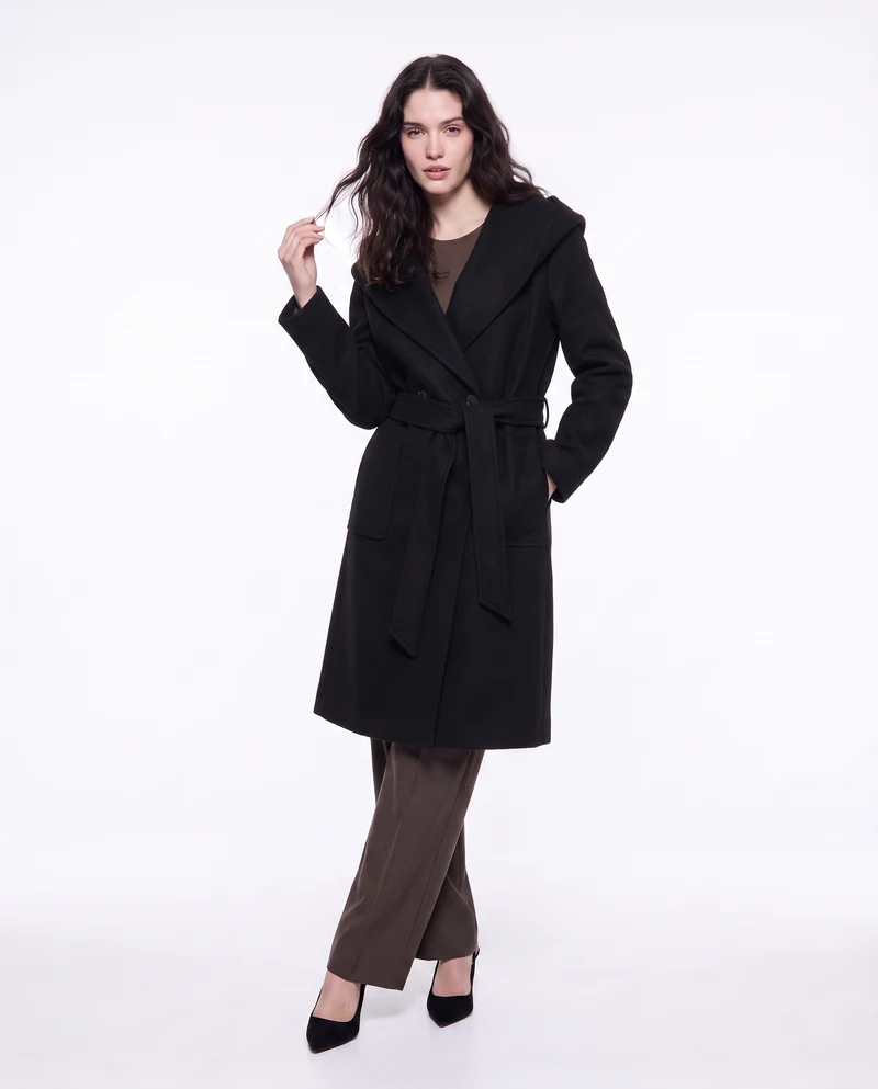 Cappotto basico con cappuccio e cinta - Nero
