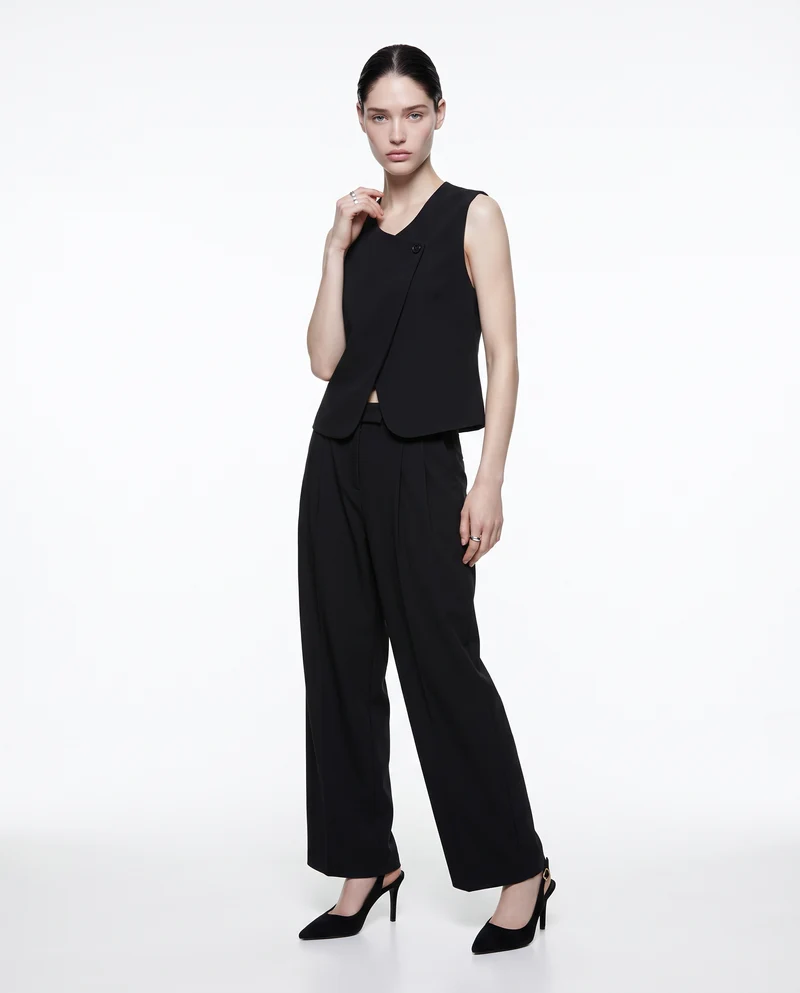 Gilet corto foderato elegante e versatile - Nero