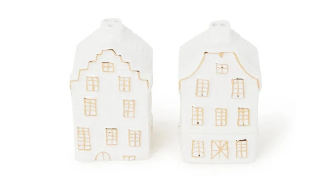 Salt & pepper Canal house