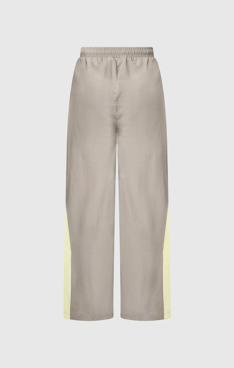 Women’s Straight Hem Lightweight Pants