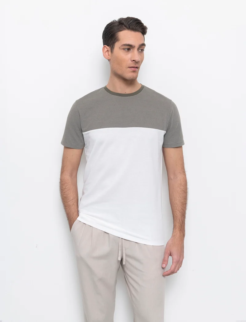 T-shirt in piquet bicolore da uomo - Verde kaki