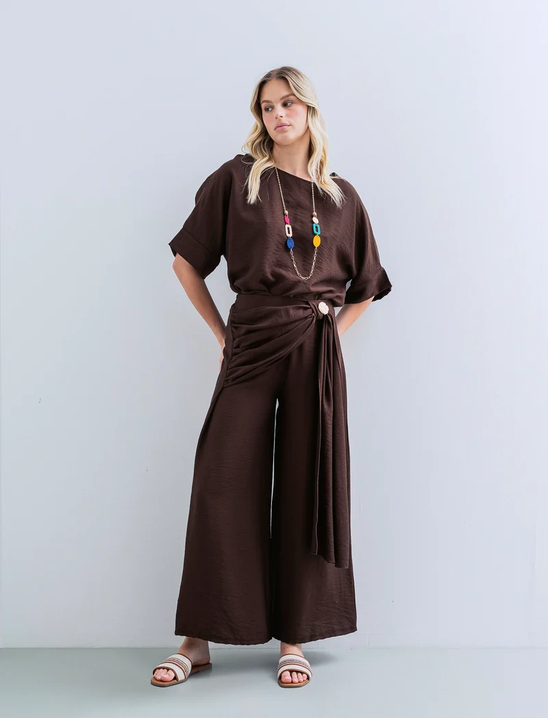 Pantalone largo con fusciacca e bottone - Moro
