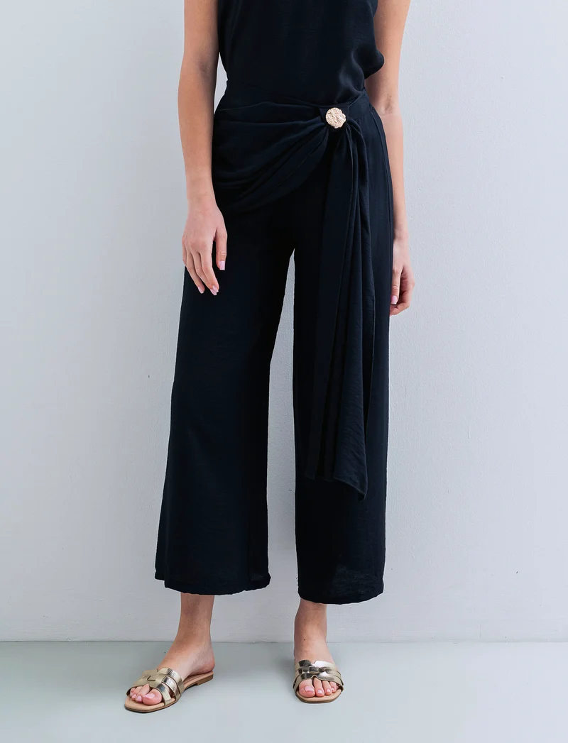 Pantalone largo con fusciacca e bottone - Nero