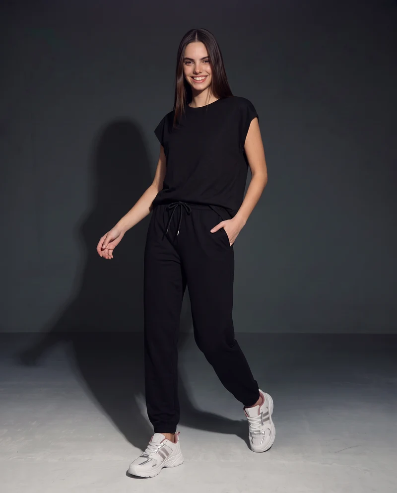 T-Shirt Manica T e Collo Tondo - Nero
