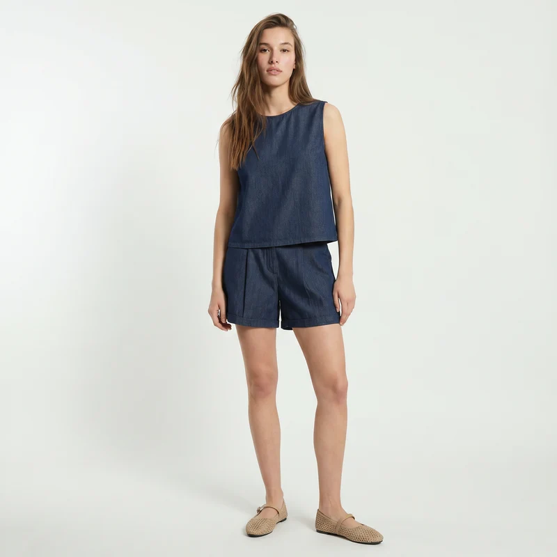Short Chambray con Pinces e Risvolto - DENIM SCURO