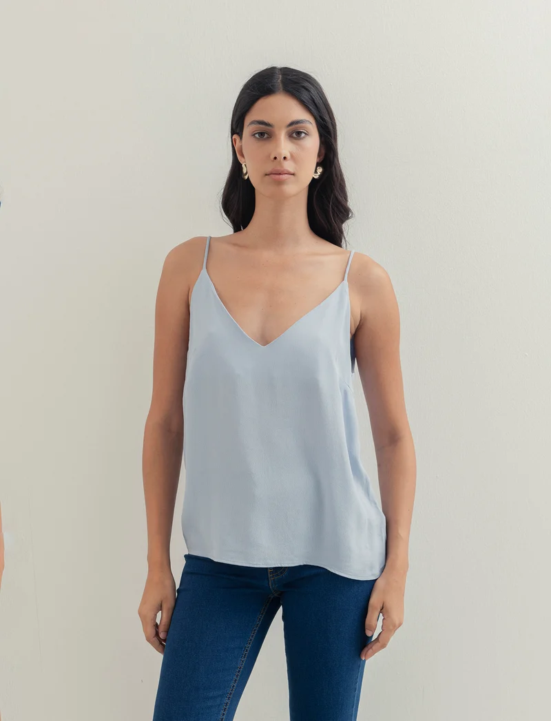 TOP CON SCOLLO A V - Celeste
