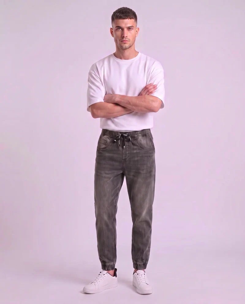 Jeans jogger con vita elasticizzata - Nero