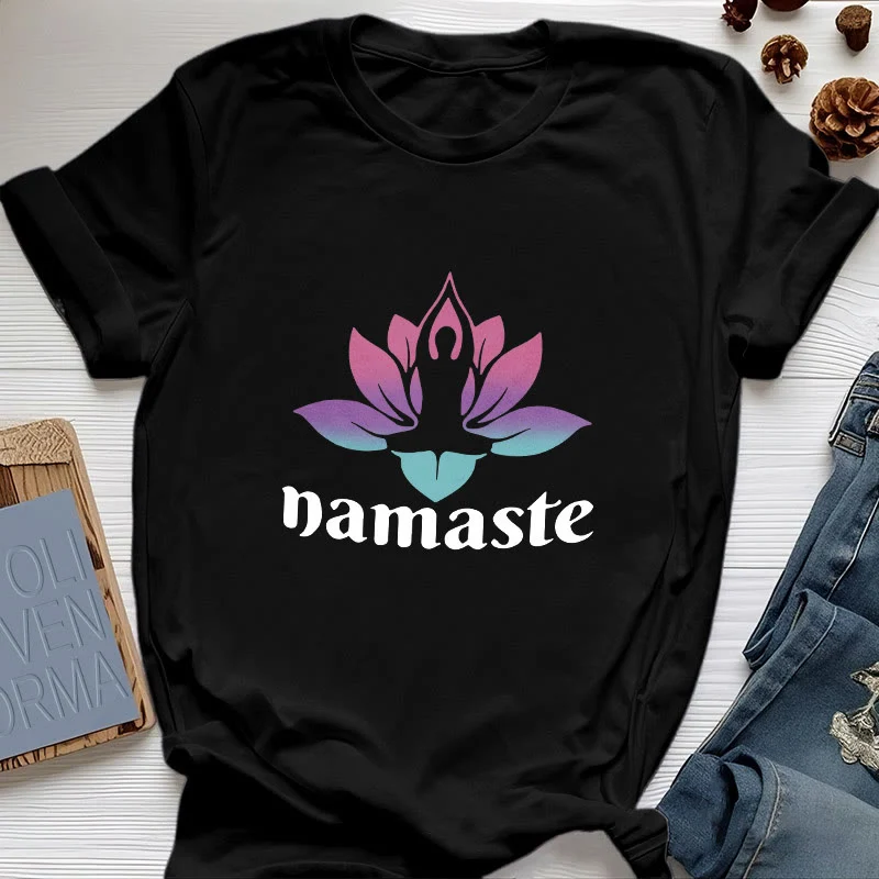 Olivenorma – T-Shirt aus Baumwolle mit „Namaste Lotus“-Print