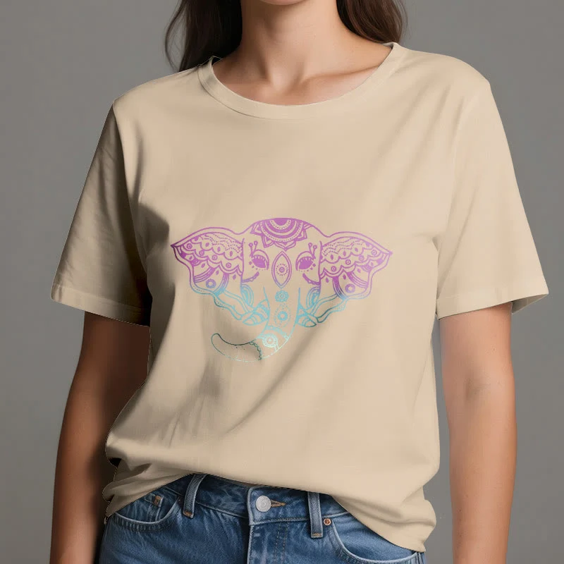 Olivenorma – Baumwoll-T-Shirt mit mystischem Elefanten-Mandala