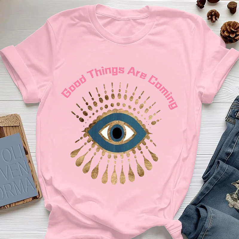 Olivenorma T-Shirt mit Aufschrift „Good Things Are Coming“