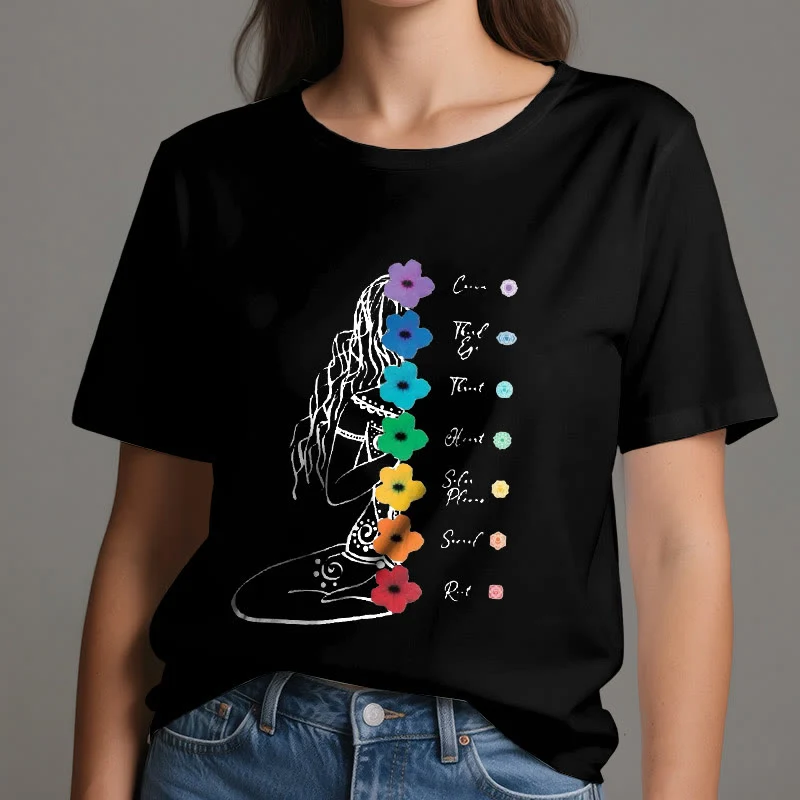 Olivenorma Meditationsmädchen 7 Chakra-Blumen T-Shirt