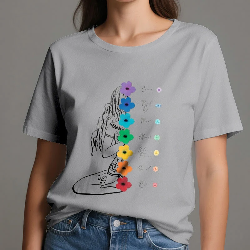 Olivenorma Meditationsmädchen 7 Chakra-Blumen T-Shirt
