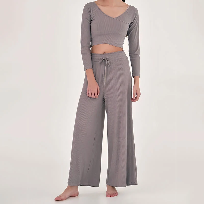 Olivenorma – Entspannte Yogahose mit hoher Taille