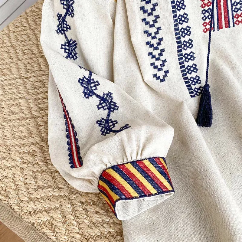 Olivenorma Damenhemd im Bohemian-Stil mit Stickerei und Laternenärmeln