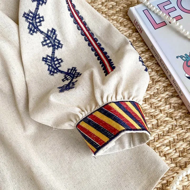 Olivenorma Damenhemd im Bohemian-Stil mit Stickerei und Laternenärmeln