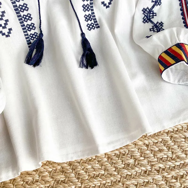 Olivenorma Damenhemd im Bohemian-Stil mit Stickerei und Laternenärmeln
