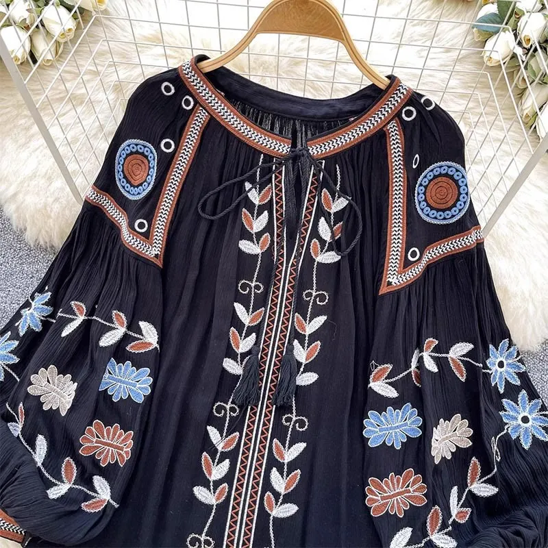Olivenorma Vintage Damenhemd im europäischen Hofstil mit Stickerei