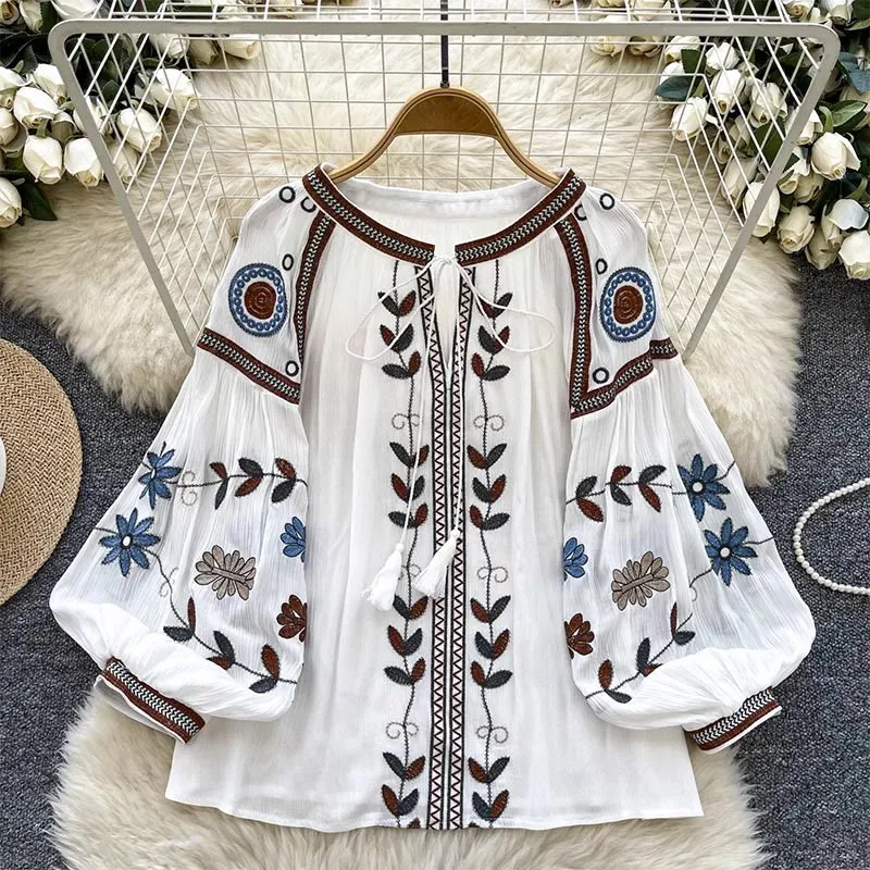 Olivenorma Vintage Damenhemd im europäischen Hofstil mit Stickerei