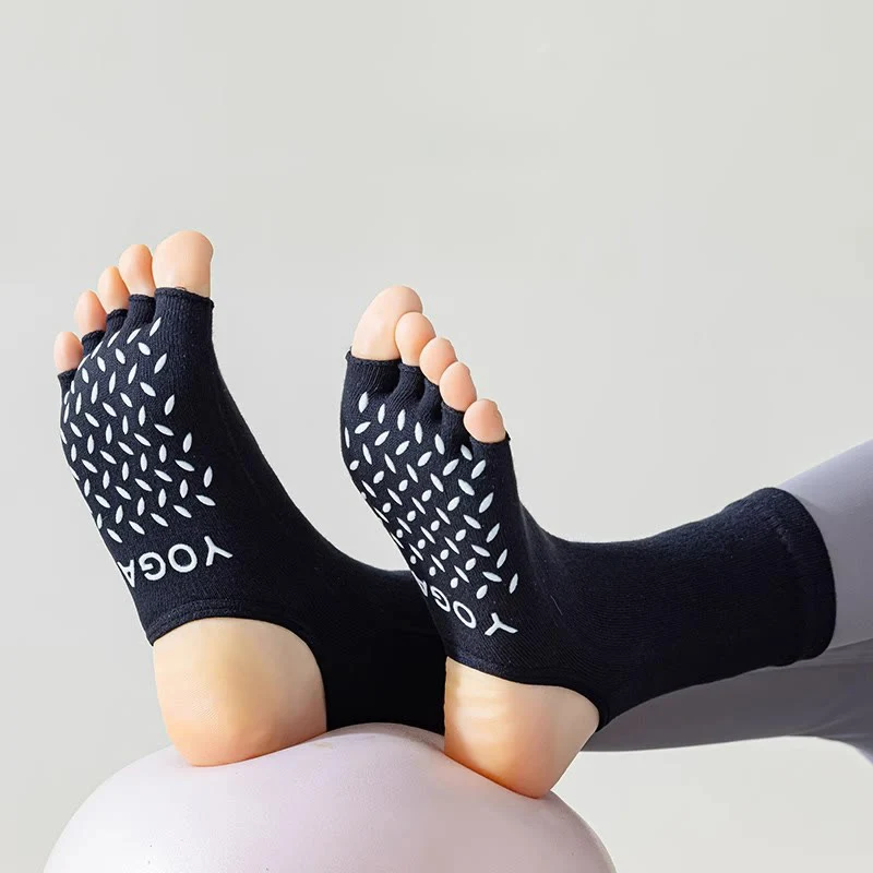 Olivenorma Damen-Pilatessocken mit rutschfestem Grip, atmungsaktiver Zehentrennung und stabilem Design für Studiotraining, offene Zehenpartie, Fünf-Zehen-Yogasocken