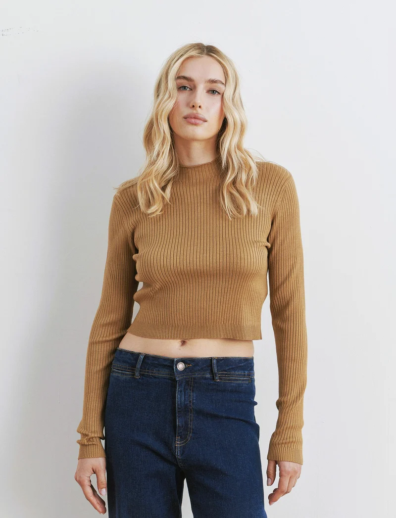 PULLOVER CROP A COSTE - Cammello