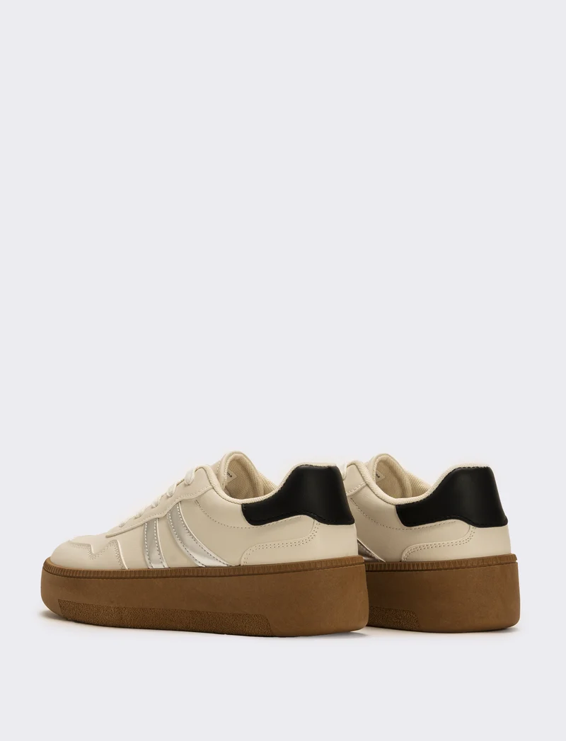Sneakers con riporti a contrasto da donna - Bianco