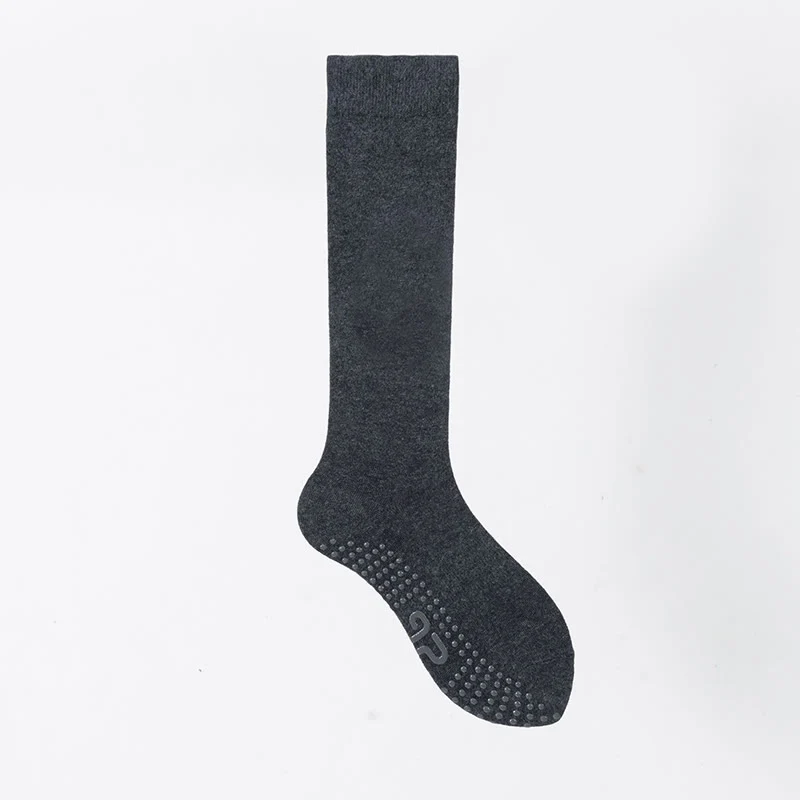 Olivenorma einfarbige, wadenlange Pilates- und Barre-Fitnesssocken mit rutschfestem Grip und atmungsaktiver Baumwolle für komfortable Unterstützung und Yoga