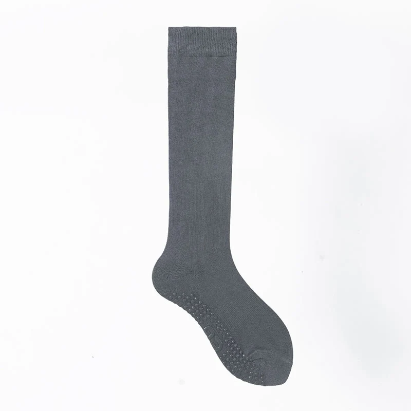 Olivenorma einfarbige, wadenlange Pilates- und Barre-Fitnesssocken mit rutschfestem Grip und atmungsaktiver Baumwolle für komfortable Unterstützung und Yoga