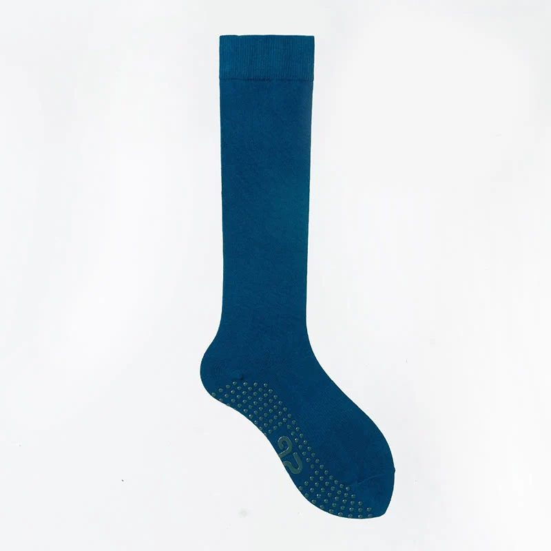 Olivenorma einfarbige, wadenlange Pilates- und Barre-Fitnesssocken mit rutschfestem Grip und atmungsaktiver Baumwolle für komfortable Unterstützung und Yoga