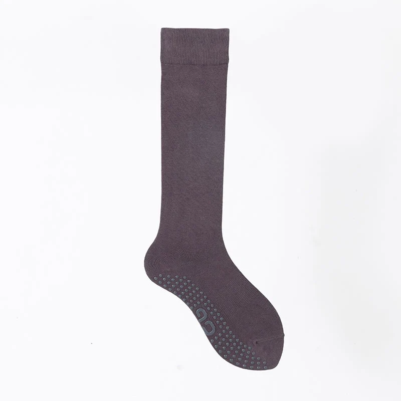 Olivenorma einfarbige, wadenlange Pilates- und Barre-Fitnesssocken mit rutschfestem Grip und atmungsaktiver Baumwolle für komfortable Unterstützung und Yoga