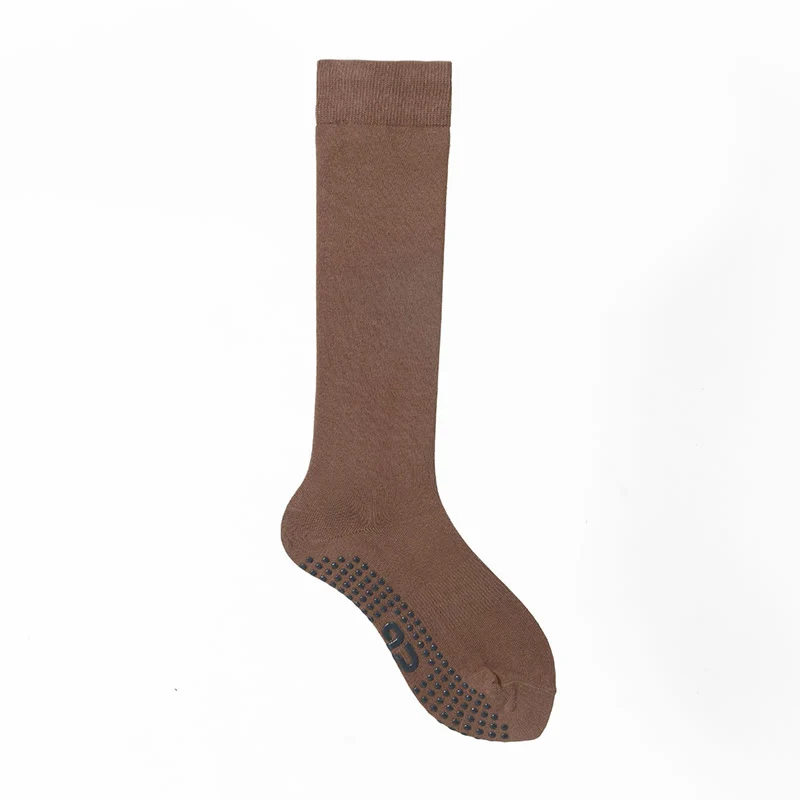 Olivenorma einfarbige, wadenlange Pilates- und Barre-Fitnesssocken mit rutschfestem Grip und atmungsaktiver Baumwolle für komfortable Unterstützung und Yoga