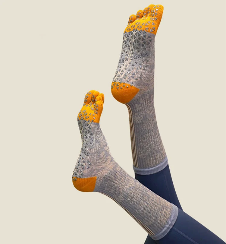 Olivenorma Atmungsaktive Zehentrennungs-Anti-Rutsch-Pilates-Barre-Socken mit Baumwoll-Komfortpassform und floralem Muster, Fünf-Zehen-Yoga-Socken