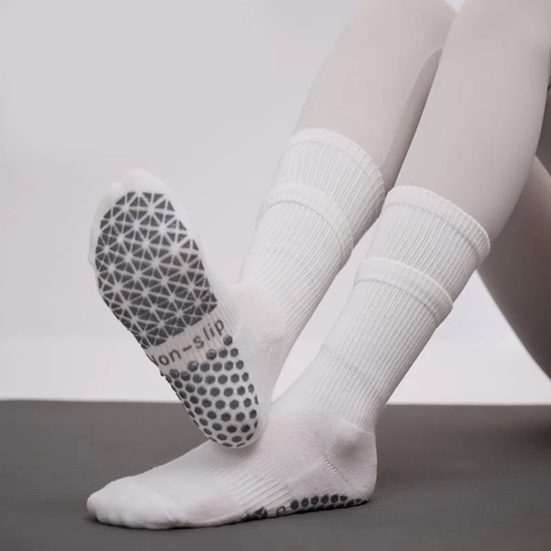 Olivenorma Doppellagige, mittelhohe Pilates- und Barre-Socken mit rutschfestem Griff, atmungsaktiver Baumwollpolsterung und warmer Unterstützung – Yoga-Socken