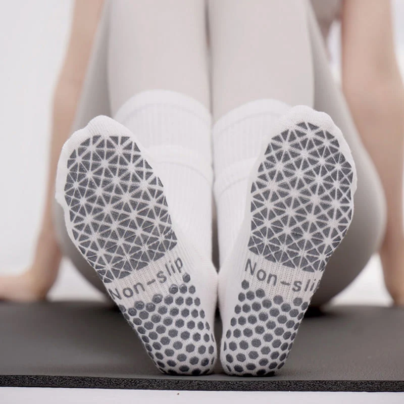 Olivenorma Doppellagige, mittelhohe Pilates- und Barre-Socken mit rutschfestem Griff, atmungsaktiver Baumwollpolsterung und warmer Unterstützung – Yoga-Socken