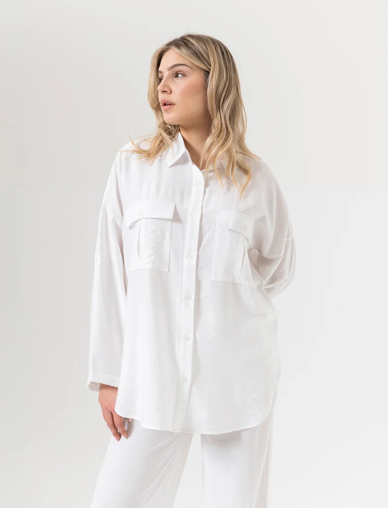 Camicia con tasche sul petto da donna - Bianco